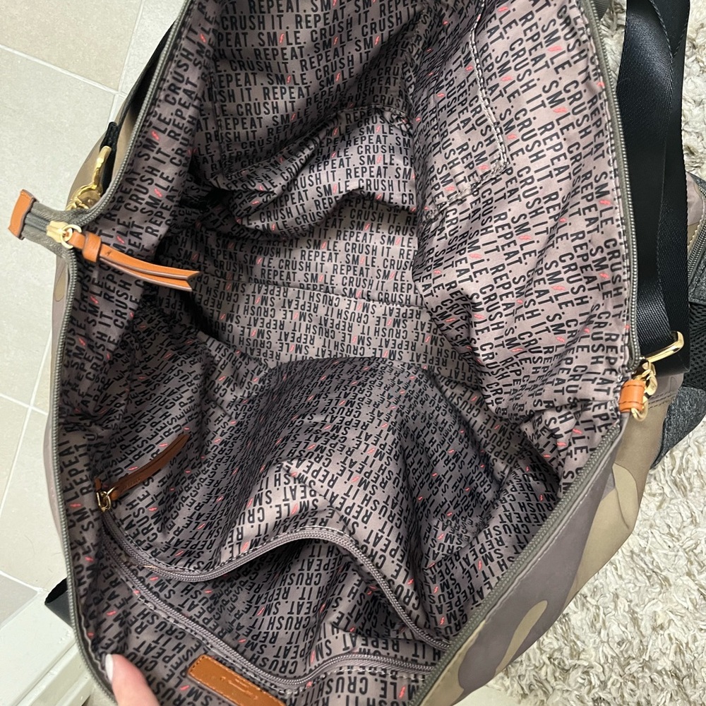 Stella & dot weekender zip tote